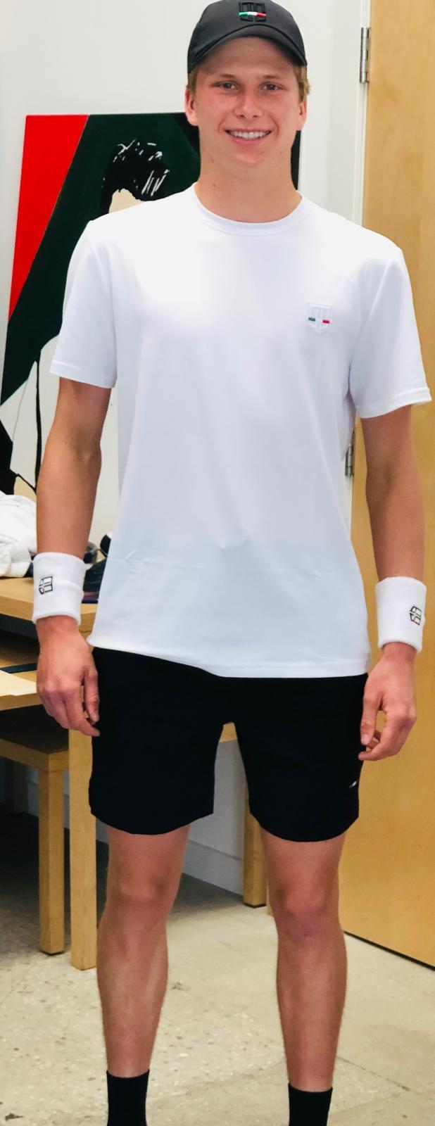 Parsa on X: ".@Uomo_Sport has signed rising American star Jenson Brooksby to  a multiyear agreement. The '18 Kalamazoo champ left Baylor early to turn  pro in fall '20. UOMO, based in CA,