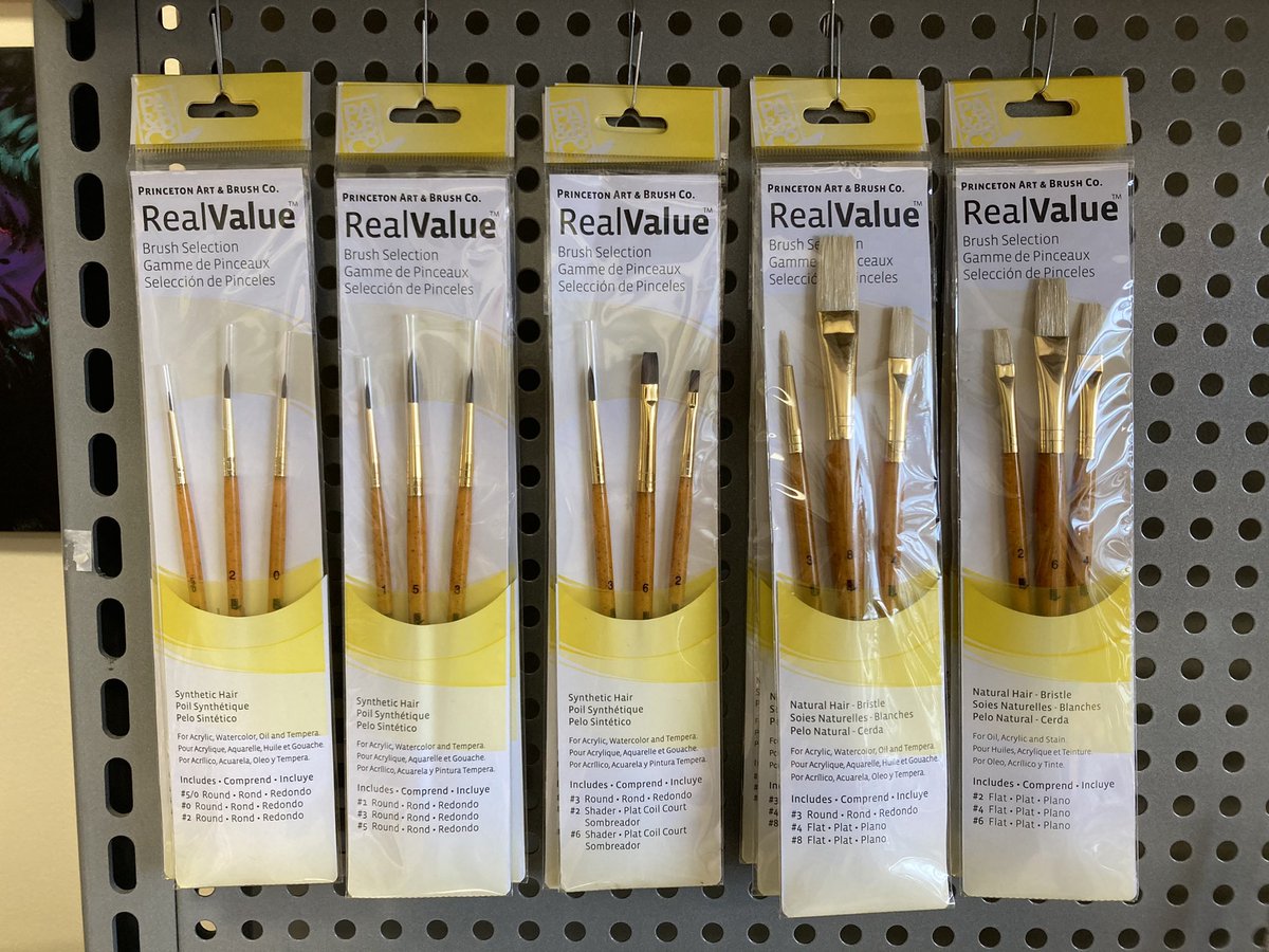 ArtistJessi's tweet image. *NEW ART SUPPLIES*
We now have value packs of paint brushes and various sizes of canvas paper pads and watercolor paper pads. Come down and check them out for yourself. 

Shop hours:
Tuesday-Friday 10:00am-2:00pm
Saturday 11:00am-3:00pm