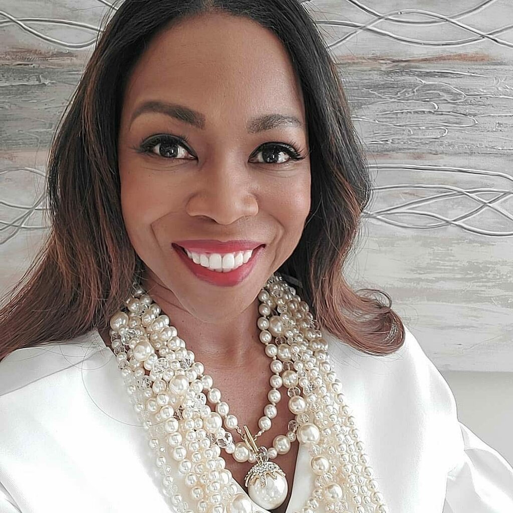 mogul_con's tweet photo. @iamdrphillips 

I'm too excited, too ready, and too emotional knowing that in the 50th year of my life I get to witness A BLACK WOMAN becoming Vice President of the United States of America! I'm front and center for all of it today.
🙌🏾🇺🇸
Ohhh...and yes … https://t.co/Ivo0pZSYtr https://t.co/3KAdLAVHjx