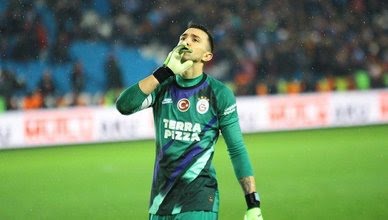 Ölene kadar kalemizi sen koru Muslera...
#GSvDNZ