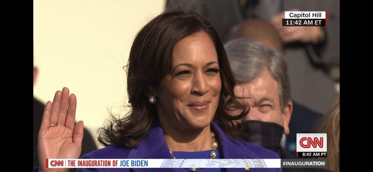 erinrighetti's tweet photo. Hell yes! History in the making! #KamalaHarris #InaugurationDay https://t.co/w2JgEC735n