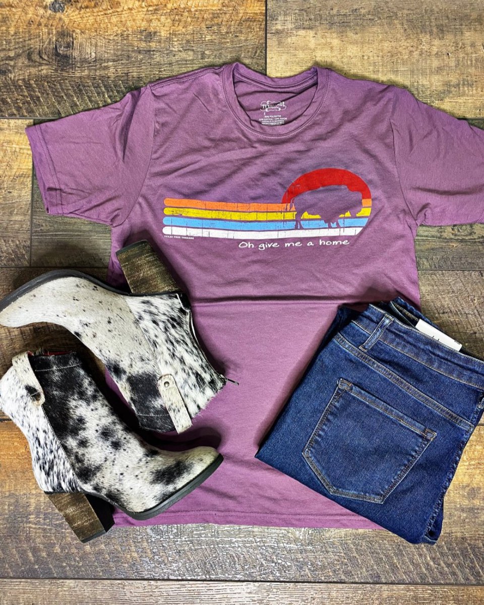 Every closet needs more graphic tees! We can't live with out ours! ow.ly/oc7l50DbMnf