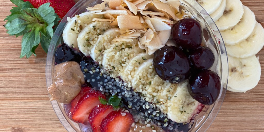 RoswellRW's tweet photo. Looking for something healthy and fresh? Try out @EatRawVeganWellness close to the Town Square. This photo looks good enough to eat. 😍 https://t.co/Jhs7HcnIiy