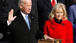 DaisyBard's tweet image. “i take thee rachel”