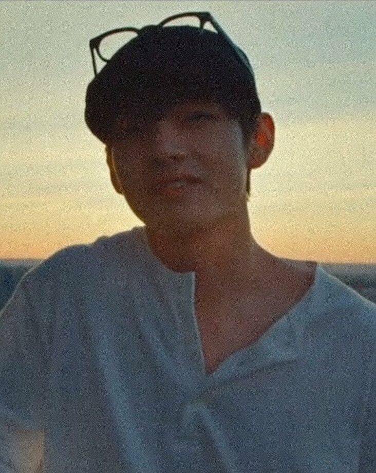 jksbiscuits97's tweet photo. rốt cuộc là cậu ấy đã làm gì sai, đã làm điều gì không phải với các người chưa?? làm ơn, không yêu thương thì cũng đừng làm tổn thương cậu ấy! d

#тэхенлучший
#тэхенмылюбимтебя 🐻💜 https://t.co/APgow29uVl