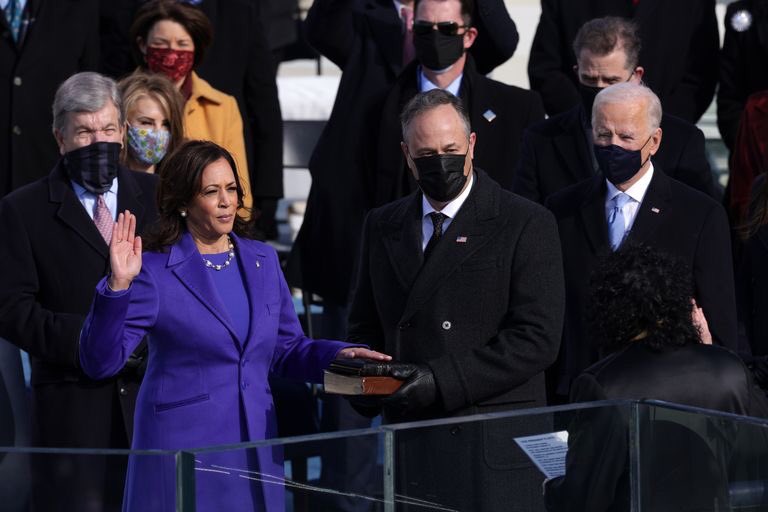 womensmarchct's tweet photo. How it started      How it's going
#InaugurationDay 
#MadameVicePresident https://t.co/FaTzyOedih