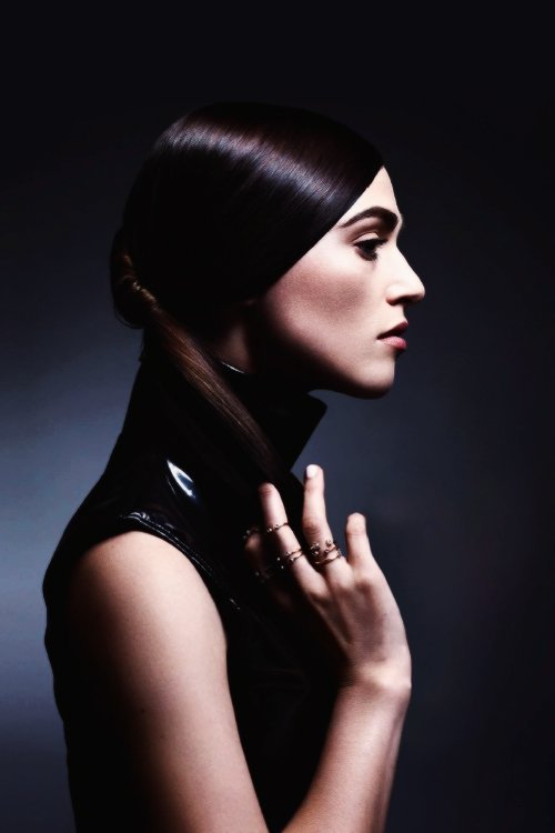 —Katie Mcgrath and Dianna Agron as each other; a thread