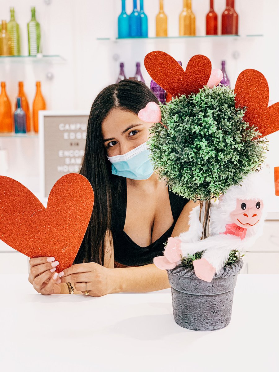 liveatencore's tweet photo. Will you be our valentine this year? 💖
•
Sign your lease and pick a heart! Whatever special is on the back of the heart is the special you will get! You can get up to $200 in gift cards! https://t.co/obF4ljHl6H