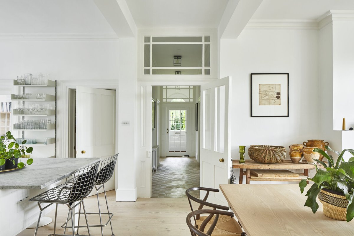 LightLocations's tweet image. A final farewell to 'Hungerford House', 2020's top #LightLocation!  Read our latest BLOG as we celebrate a wonderful partnership  ☞ lightlocations.com/blog/farewell-… #Locationhouse #toplocation #afondfarewell #newbeginnings #2021