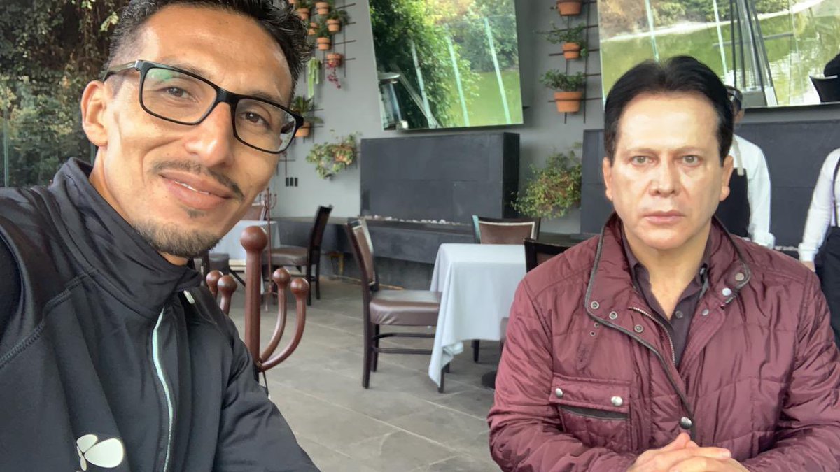 DanielAceves84's tweet photo. Un gusto desayunar y poder intercambiar experiencias con Yerko Araya @yerkoCHI #OLY #Chile, dirigente olímpico de su país. https://t.co/WreDcGcRgI
