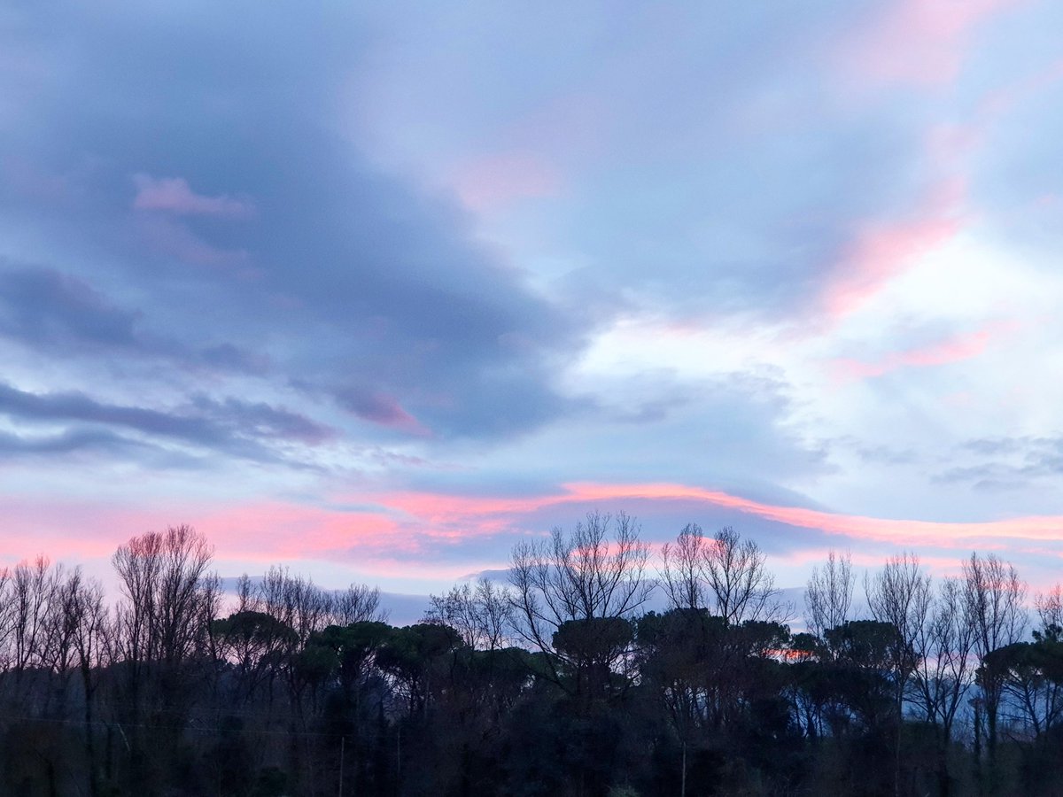 ricardrigall's tweet photo. Capvespre a Constantins. #constantins #santgregori #gironès #bicicleta #btt #mtb #hivern2021 https://t.co/9OzvEgmW6V