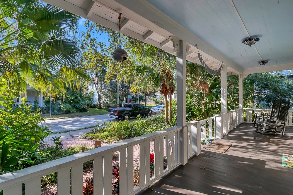 SuncastleProps's tweet image. Looking for a quick getaway on Florida's Historic Coast? Check out this Charming Cottage! suncastleproperties.com/vacation-renta…