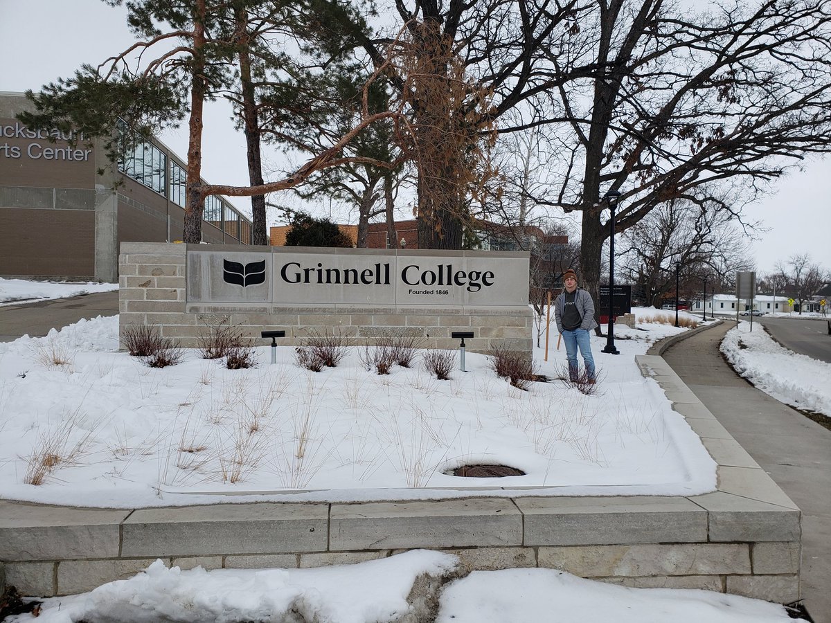 CaseyHuston2's tweet photo. Bailey had a great visit yesterday with @Grinnell_FB.  We appreciated the time with coaches, players and touring the campus. @CoachBlalock44 @JasonMart3960 @BaileyHuston1 @NHSRaidersFB @sarahuston20 https://t.co/Z2bvCyWCB8