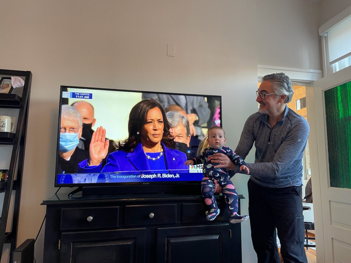zoe_ba_bowie's tweet photo. my cousin’s baby will never know a world where a woman hasn’t been in the executive office #Inauguration2021 https://t.co/WBvU0OBDfv