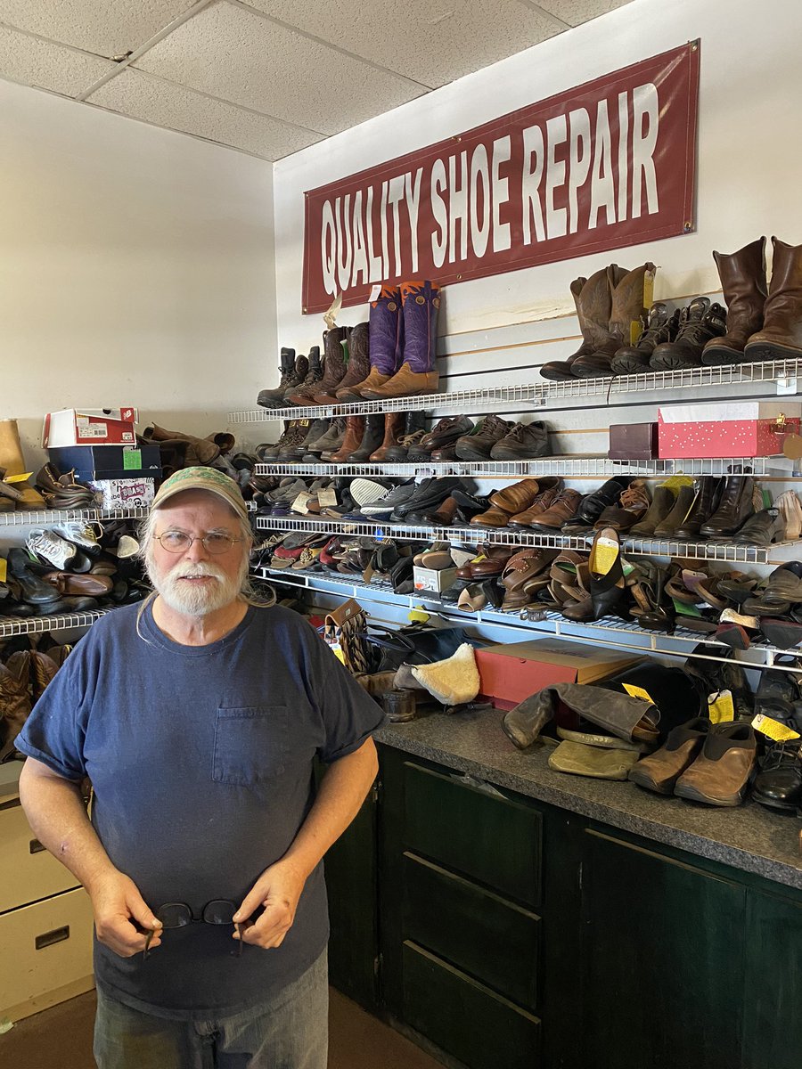 lexibowden_'s tweet photo. Meet Eddie Lemay: the only cobbler left in Bowling Green. Eddie needed $1500 before the end of the month or he would have to shut down and be homeless...the community rallied around and raised more than enough to save him &amp; his business. Hear the full story tonight @wnkytv https://t.co/zQ5RsP9RRN
