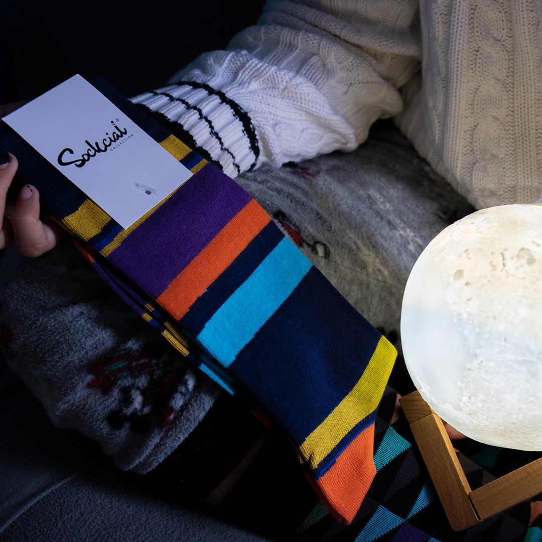 sockcial's tweet photo. ¿Qué tal va su Miércoles? 😊
Yo estrenando este increíble diseño Sockcial 🧦

 #FelizMiercoles https://t.co/JlPrUcUCgF