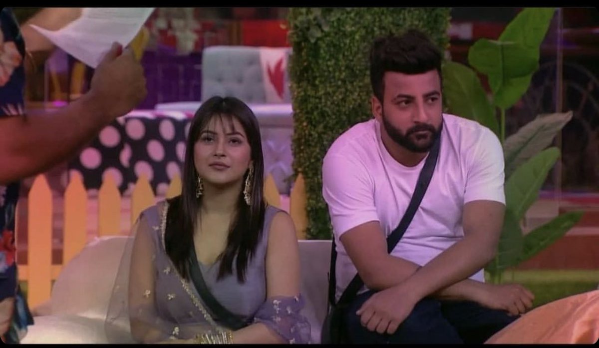 ShehbazBadesha's tweet photo. When i sit with u  people ignore me 😂because whole attentions goes to u 😍 https://t.co/TIE7Sv5w86