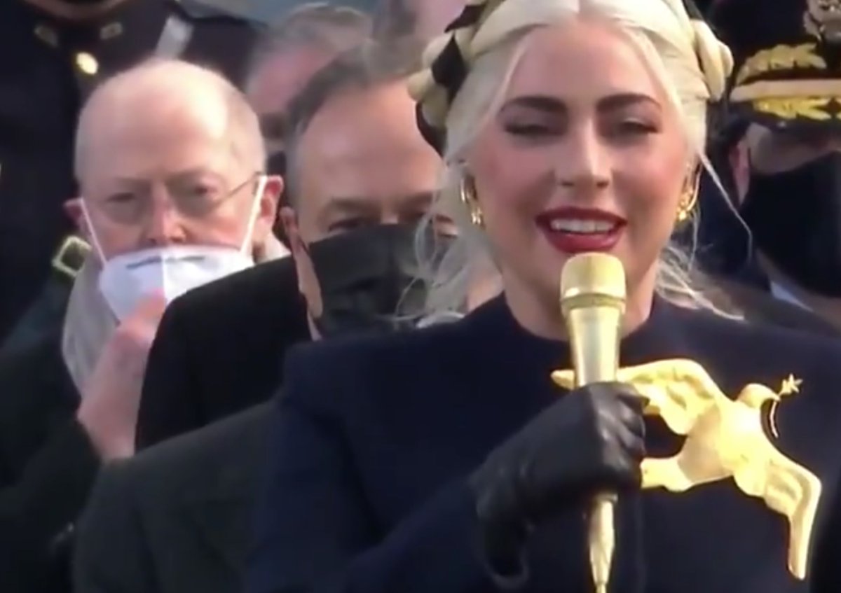ninaannecherry's tweet photo. Hoping no one will notice your exposed nose, and then woops on TV behind @ladygaga I am weak. https://t.co/W4Ymh8jhn9