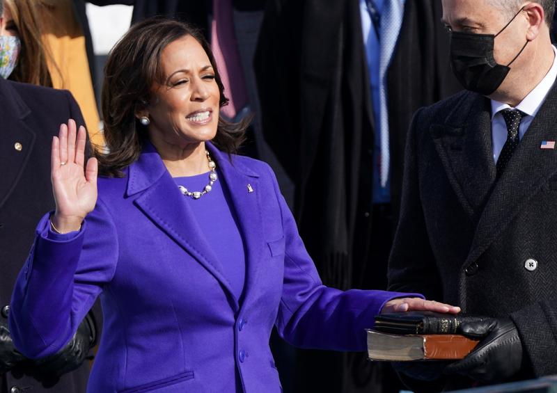 Reuters's tweet image. Breaking barriers, Kamala Harris is sworn in as U.S. vice president reut.rs/3bVoU0e