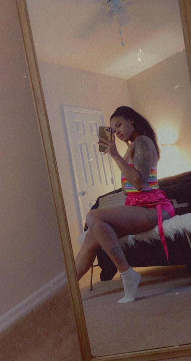 Red_Letter__'s tweet image. I might be a lot to handle, but I’m really a lot to lose ✨