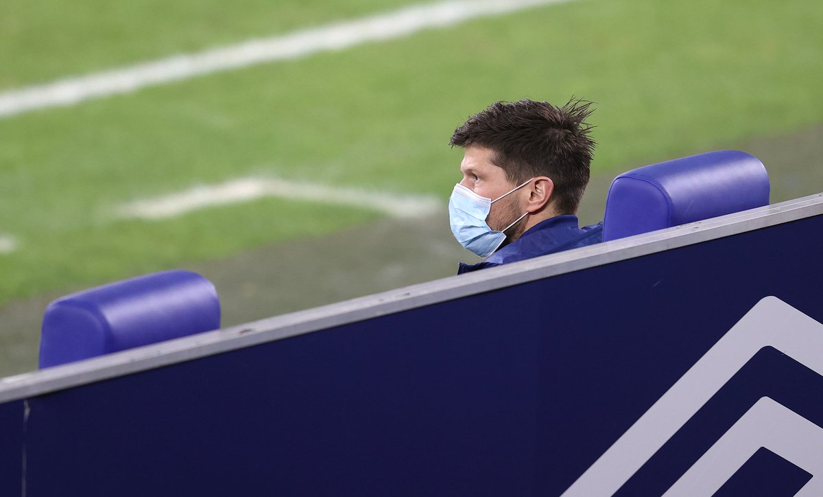 Fcシャルケ04 ℹ Kj Huntelaar はふくらはぎに問題を抱え今節は休場 S04 S04koe Fcシャルケ04 ℹ Kj Huntelaar はふくらはぎに問題を抱え今節は休場 S04 S04koe