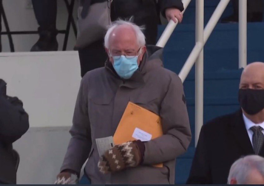 uhlexxxiss's tweet photo. Bernie has our stimmys in that envelope 😂 #BernieSanders #InaugurationDay https://t.co/KwbIeIC5jA