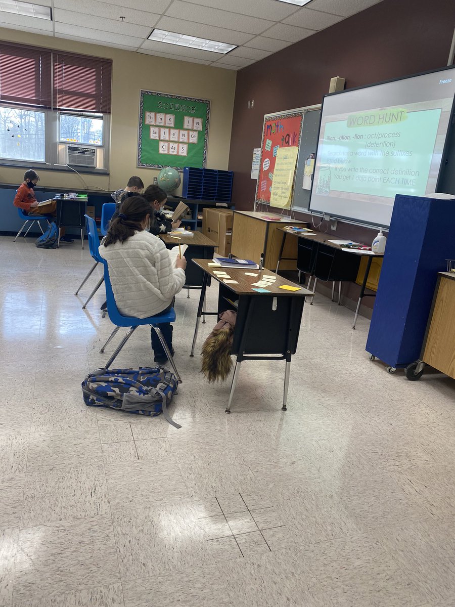 MindfulTraynor5's tweet photo. Ss: Mrs. Mondelli... Can we pause our word hunt and just read for a few minutes?? 🤯😍 #readerstodayleaderstomorrow #imnotcryingYOUREcrying https://t.co/QTAoy4BNdk