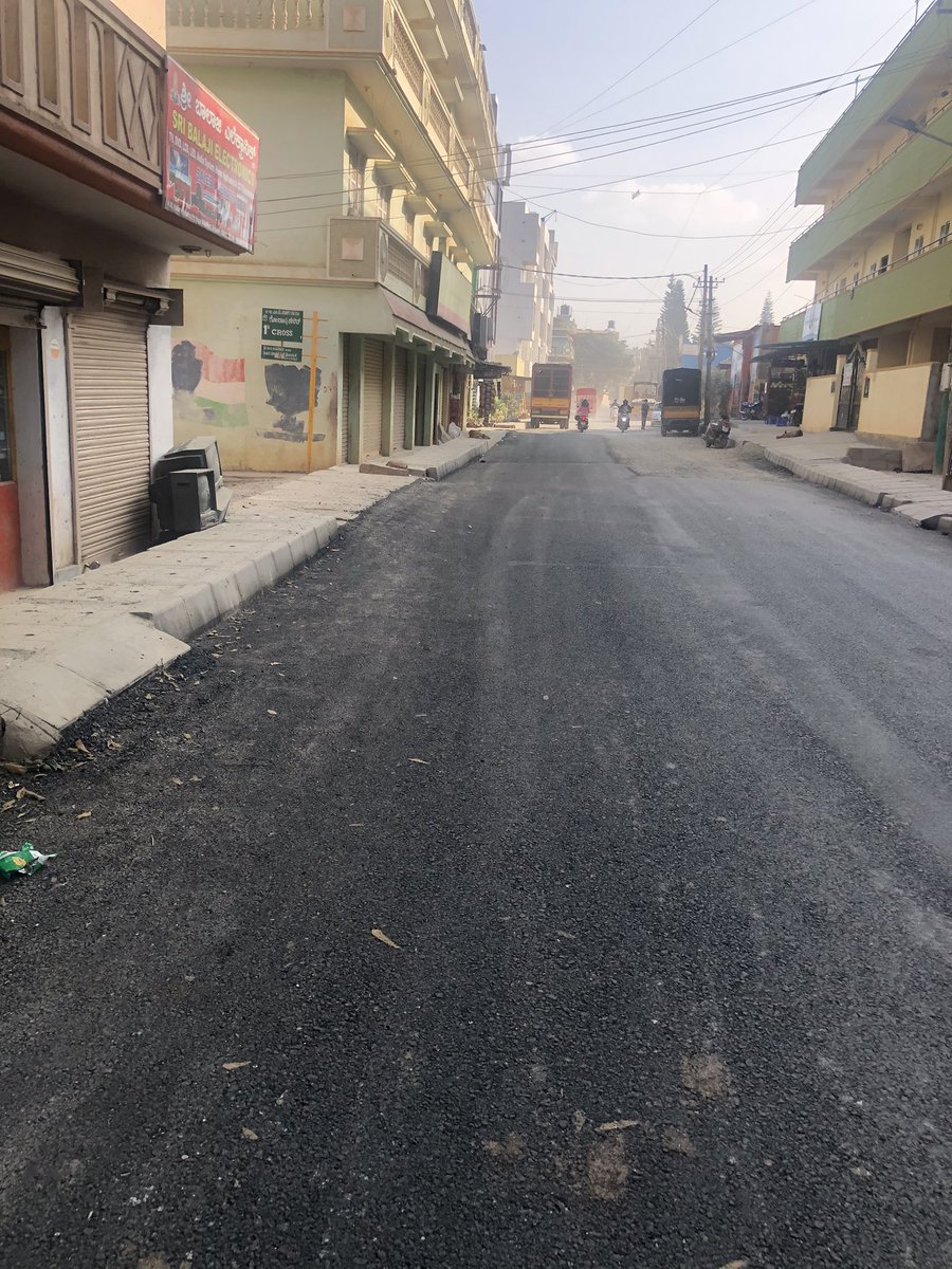 VoiceOfHoramavu's tweet photo. #kalkere #nrilayout road short stretch of the road ~300mtrs has been asphalted https://t.co/m3lgWzjUeg