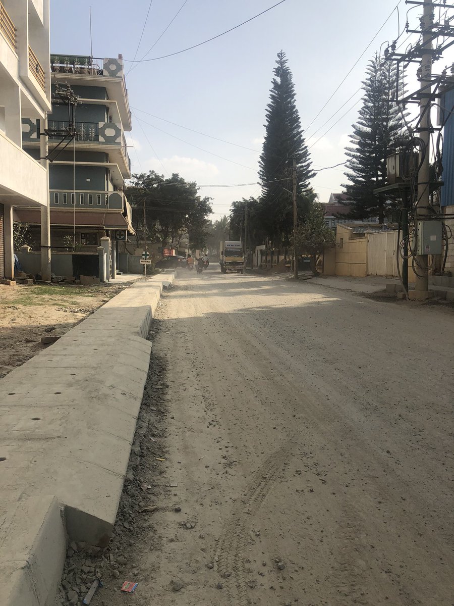 VoiceOfHoramavu's tweet photo. #kalkere #nrilayout road short stretch of the road ~300mtrs has been asphalted https://t.co/m3lgWzjUeg
