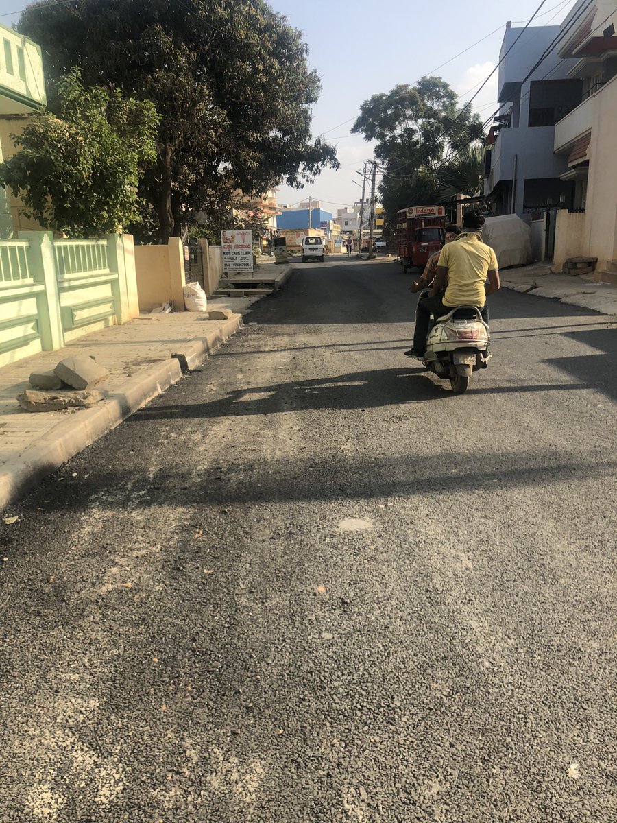 VoiceOfHoramavu's tweet photo. #kalkere #nrilayout road short stretch of the road ~300mtrs has been asphalted https://t.co/m3lgWzjUeg