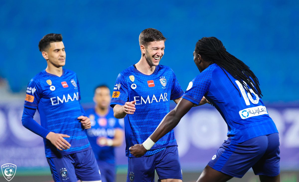 Nader_N119_B's tweet image. تخيلوا أغنية 🎶💙🎶
كلماتها حلوة 👍👌
و الألحان  روووعة 🎵🎼🎵
لكن…
الآداء سسسسسيئ 👎 #very_bad
🎤🌚
هلااال رااائع
وآداء أروووع
يسر الناظرين 💙😍💙
لكن …
التعليق 👎🙉👎

&amp;gt;&amp;gt; على كيف كيف كيفففف كككيفك😭
#القرنقش 😱

#التعليق_لا_يليق🔕
🔕
#الهلال_lلتعاون 
#الديوانية 
@riyadiyatv