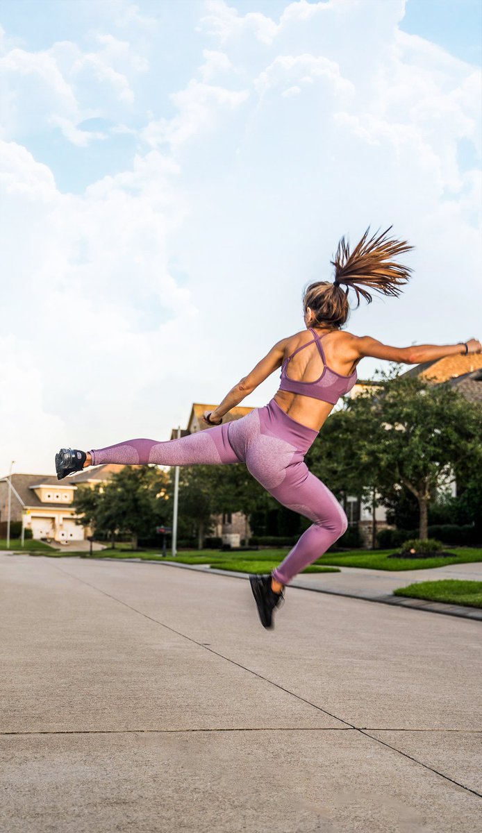 RaynSportswear's tweet photo. We Can Provide The Gear But You Must Provide The Work.... Can’t Stop The Rayn....
.
.
***Pictured Set is AshFit***
.
.
.
@raynsportswear 
#makeitrayn 
#yogawear 
#dancewear 
#zumbawear 
#workoutwear 
#athleisure 
#leggings 
#sportsbra 
#raynsportswear 
#gymmotivation https://t.co/BCzrAuaGJ1