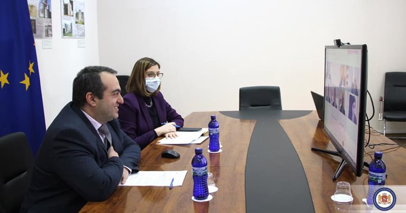 KChumbadze's tweet photo. 🇬🇪DFM @LashaDarsalia2 held VTC w/🇸🇪@OSCE CiO Spec.Rep.for South Caucasus & Co-Chair of #GenevaDiscussions.
#Georgia|n Chief Negotiator congratulated Amb. #AnnikaSöder on this important appointment & wished her success in contributing to peaceful resolution of #RusGeoConflict. https://t.co/4iq0ZpxzP6