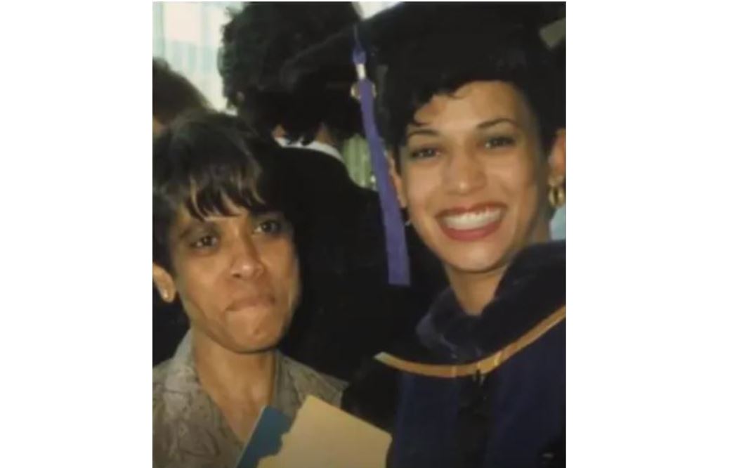 CalBearsHistory's tweet photo. Kamala Devi Harris is the first Vice President or President of the United States to have a degree from the University of California, a J.D. from @UCHastings. Photo: Vice President Harris at her law school graduation in 1989, with her mother Shyamala Gopalan, @Cal PhD 1964. https://t.co/zxTSsbUV6p