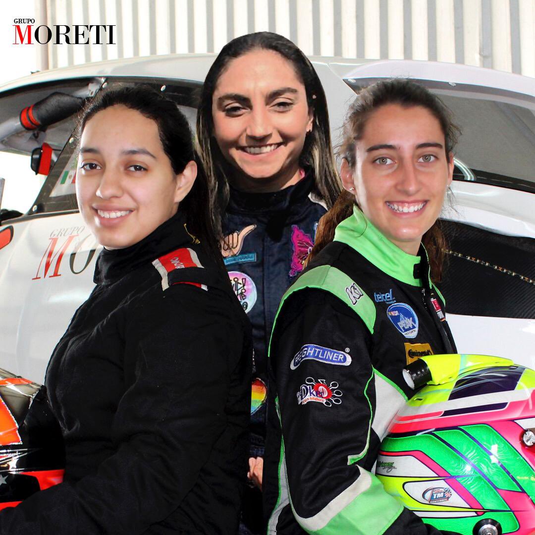 vale_aranda27's tweet photo. Cada vez más cerca las 24hrs de @copanotiauto 🤩 vamos por ese primer lugar 🥇🏆 en la Copa Milochocientos este #girlpower viene con todo 💪🏻 @Majo_rgo Laura Sanz 👸🏻👸🏻👸🏻 recuerden que hubo un cambio para el 12-14 de febrero 🗓
#ValeAranda #2handsps #girlpower #24hrs https://t.co/J6dtC4BKgG