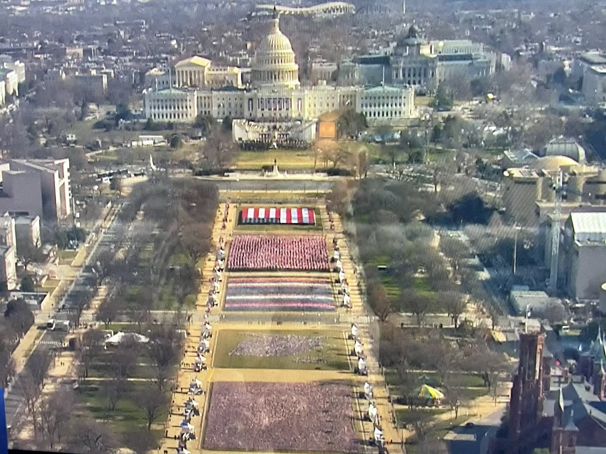 MinheeJones's tweet photo. Ok but if I were Biden the first thing I’d tweet as POTUS would be this pic saying “We had the biggest audience in the history of inaugural speeches.” #impettytho #BidenHarrisInauguration https://t.co/tMzoWdsKhP