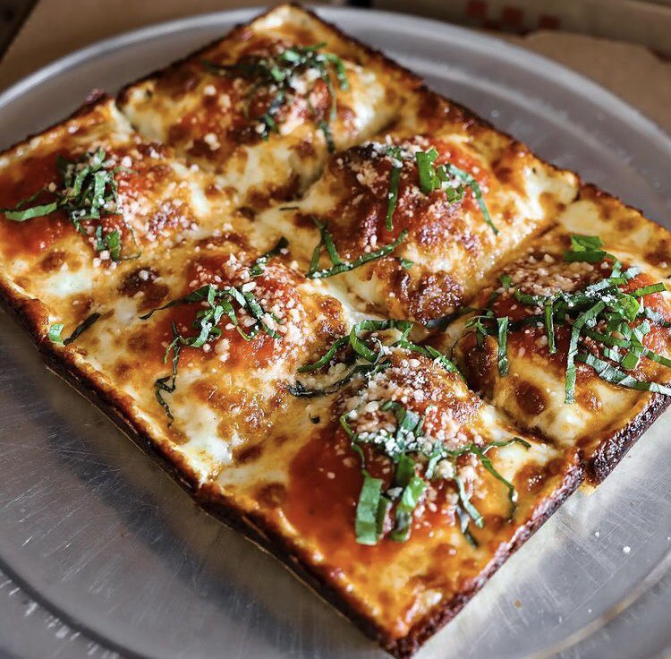 Jenn_Coc's tweet photo. .@stoolpresidente the cheese pizza from Grandma Bobs in Detroit (Corktown) is calling your name! #GoBlue https://t.co/4b0gSTNbcP