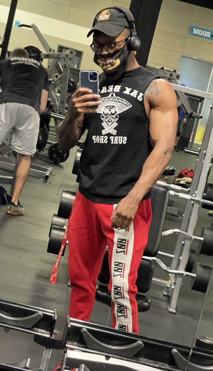 DashingChrisBey's tweet photo. Happy #WednesBEY 

Right back in the lab 

What are y’all training today? https://t.co/0HR063lUoE
