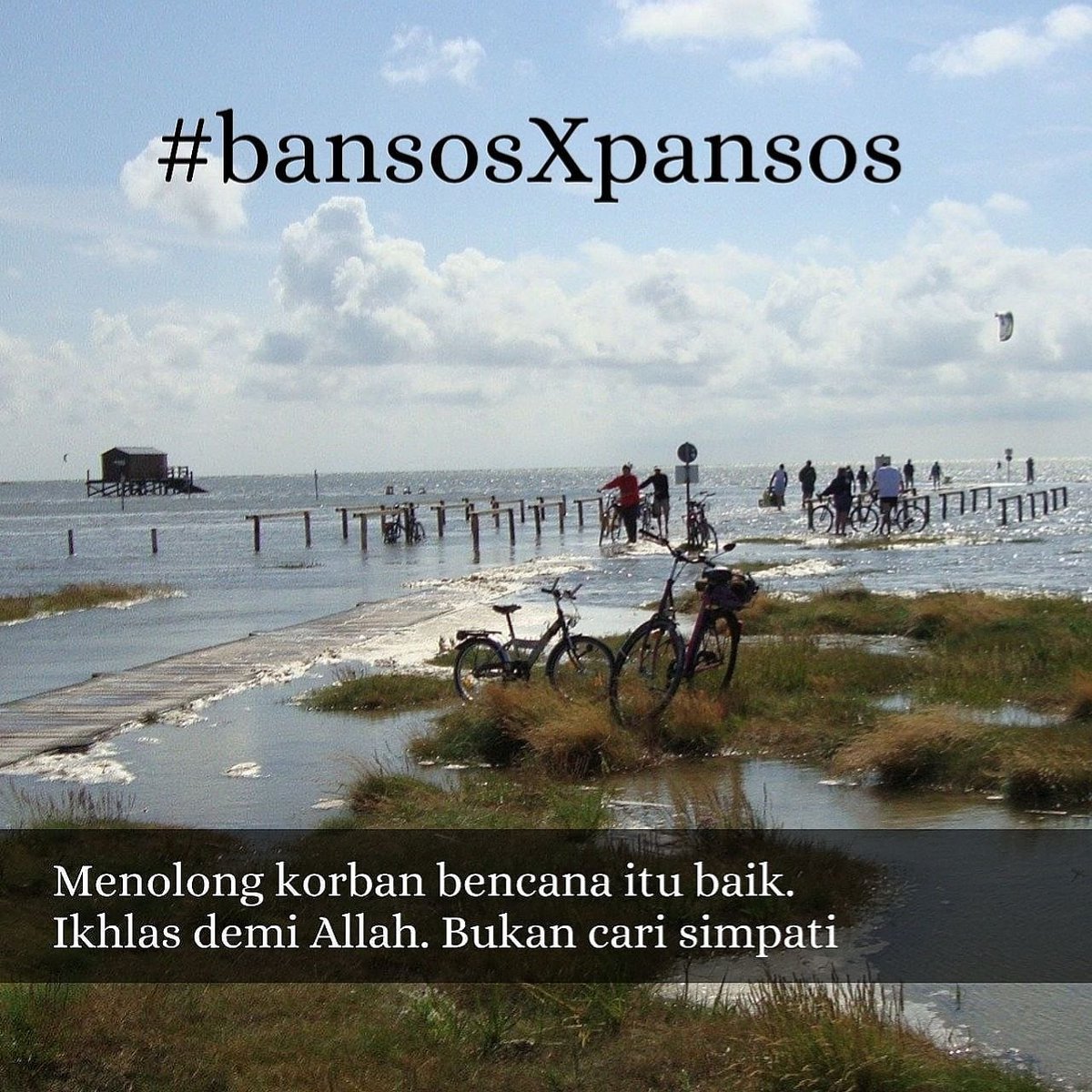 cikacuwek's tweet photo. Menolong korban bencana itu baik. Ikhlas demi Allah. Bukan cari perhatian #bansosXpansos https://t.co/mba4DWgNmA
