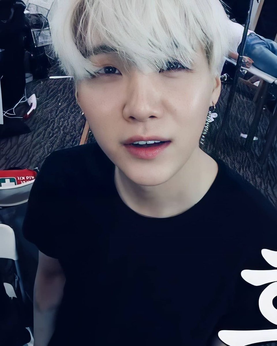 BTSNewsBrasil's tweet photo. 😳

@BTS_twt #BTS
 https://t.co/NlEotaRqVW
