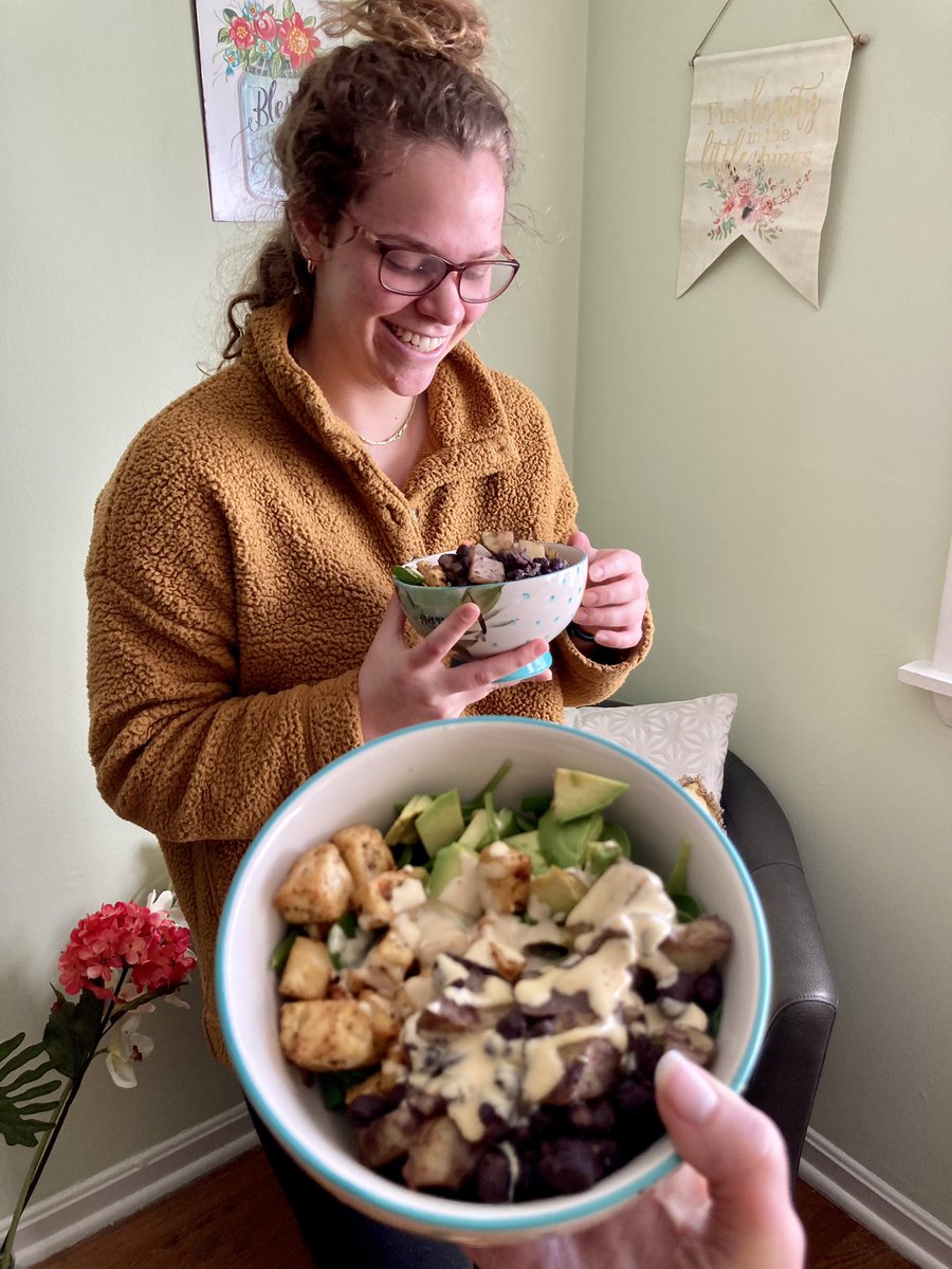 sarahjohnson05's tweet photo. Abby made me a delicious plant-based lunch before class today! We spent over an hour today talking about plant intelligence and how it could relate to our faith. Grateful for Abby enjoying both plant-based food and conversation with me!! #COR424 #ElonEd https://t.co/dL7oXX0hWB