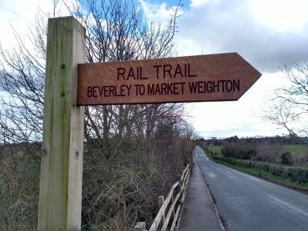 Remember #Yorkshire is crisscrossed with hundreds of miles of public footpaths! Even in Lockdown you can explore, just what's on your doorstep!

#EastYorkshire #SecretYorkshire #Walking #hiking #Walkers #YorkshireWolds #HudsonWay #RailTrail