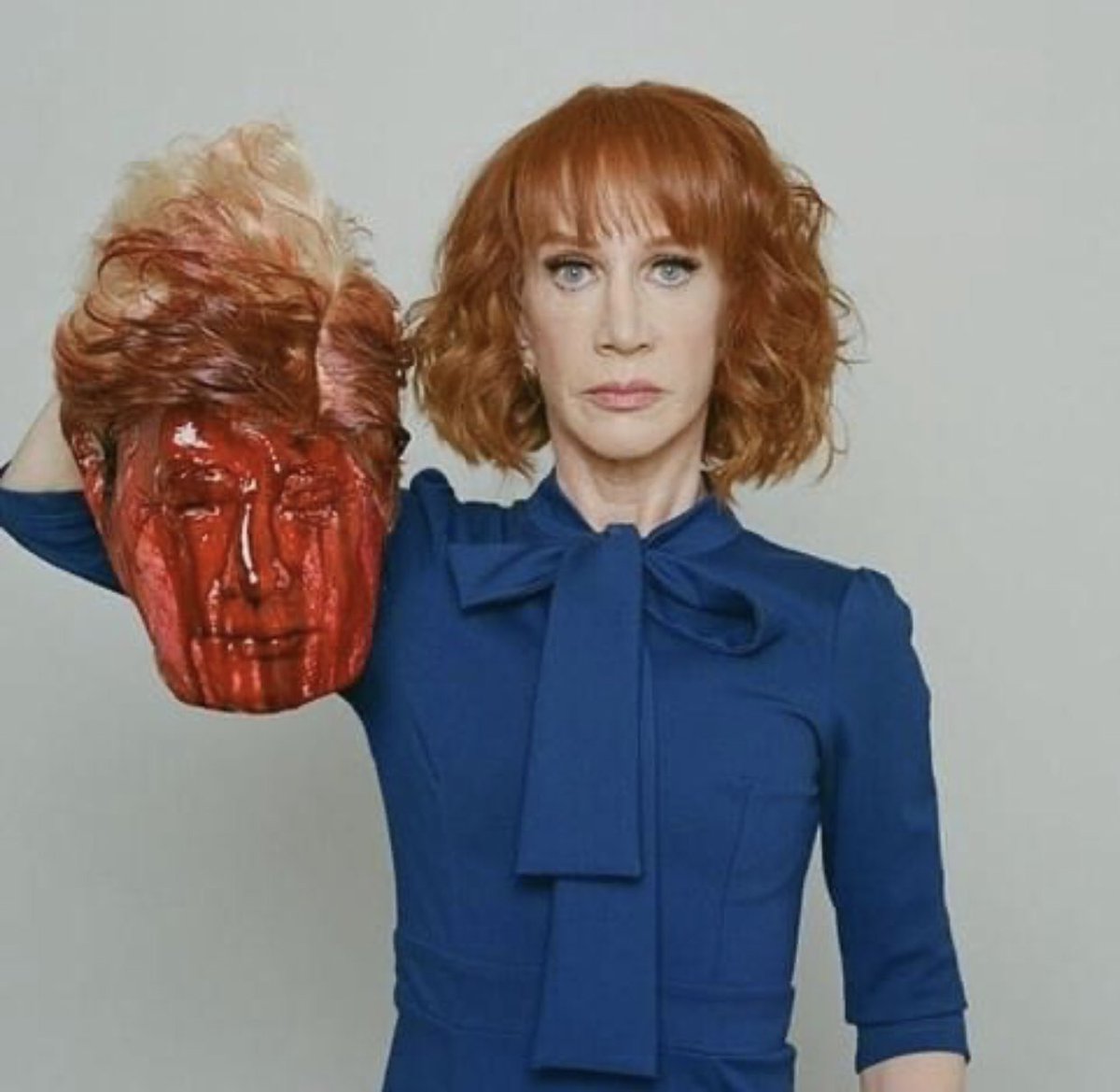 ThenTheresMax's tweet image. #uncancel @kathygriffin She was right!!! We love you Kathy! Joan would be proud of you!!