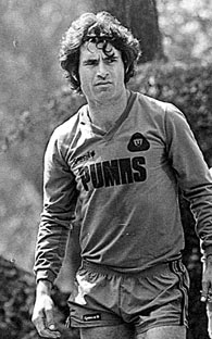 Carreras con largo recorrido pero que pudieron ser grandes de no ser por indisciplinas:Angel Reyna/Manuel Manzoconflictos/alcohol