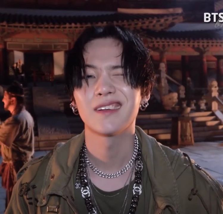 you can’t tell me they don’t look the least bit alike