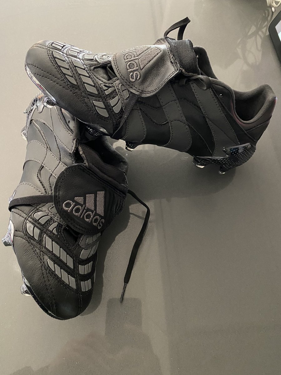 NateWalzerGK's tweet photo. Best boots made in the last 20 years, I just could resist 🤤🔥🔥#predatoraccelerator #adidas #loveatfirstsight https://t.co/5VxZMxIzSS