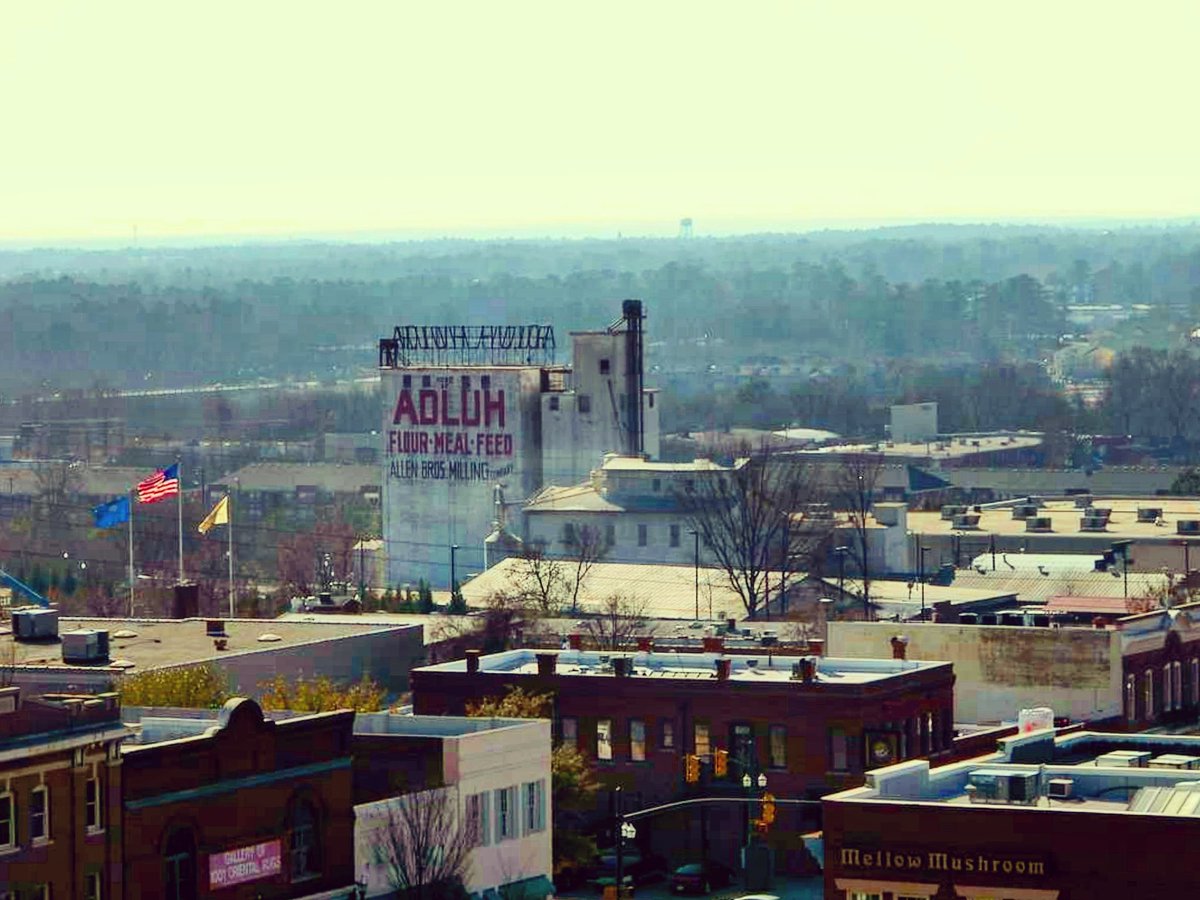 Adluh's tweet image. Back in the days of the Roosevelt administration, we kinda thought that by the time we got to see our 30th inauguration we might be tall enough to ACTUALLY SEE Washington DC from the Vista… but we&apos;re starting to think 140ft may be our full-grown height?🤔
😁 #sametodaysamealways
