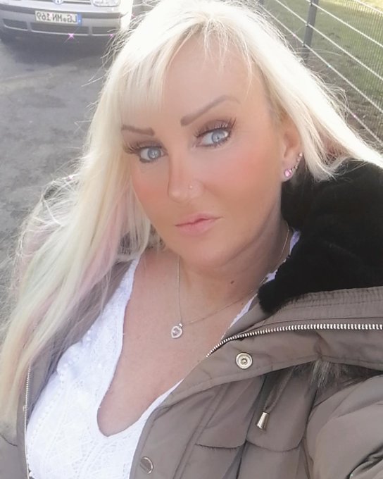 Ich war heute in L&uuml;neburg und die Sonne schien wie verr&uuml;ckt ☀️ #sonne #l&uuml;neburg #happyday #cutegirl #curvydelicious<a href="/tag/goodvibes"class="tags"><span>#goodvibes</span></a><a href="/tag/happyday"class="tags"><span>#happyday</span></a><a href="/tag/curvygirl"class="tags"><span>#curvygirl</span></a><a href="/tag/cutegirl"class="tags"><span>#cutegirl</span></a><a href="/tag/sonne"class="tags"><span>#sonne</span></a>