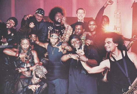 Album drops, Untitled video drops, Voodoo tour begins. D’Angelo w/ a live band, The Soultronics. Ft. ?uestlove & Anthony Hamilton Crowds were mixed with people who loved the music and people who wanted to see the young superstar in person. Shirtless, like in that damn video..