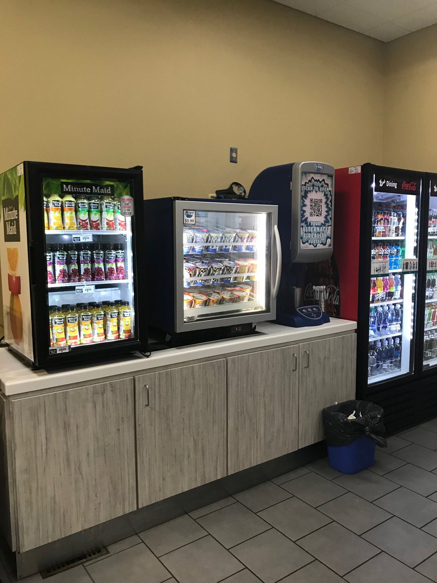 usfsp_sce's tweet photo. What's Up Wednesday!
-
727eats opened up this semester and offers quick meals, grocery items, and more! Oh.. and we can't forget about the milkshake machine 😳
-
·
·
·
·
·
#usfsp #usfspusc #usfspsce #student #studentcenter #studentunion #collegeunion #whatsupwednesday #727eats https://t.co/TcgU2XzgXb